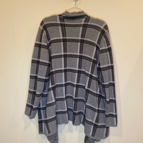 Jones of New York Grey Check Waterfall Jacket. - Picture 2 of 9